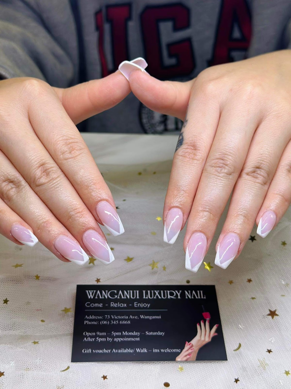 White V-french set
